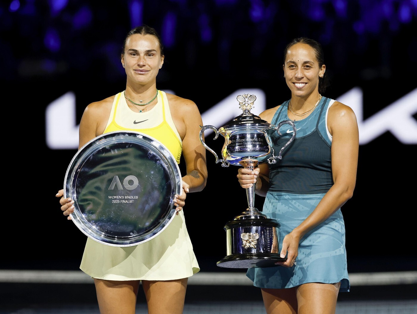 Madison Keysová a Aryna Sabalenková po finále Australian Open