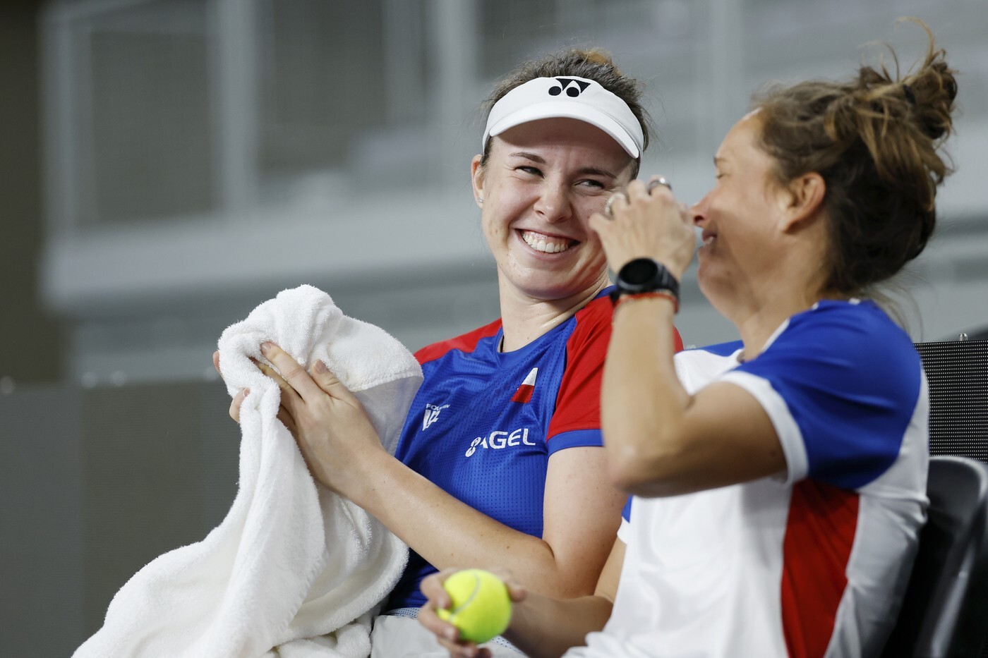 Linda Nosková s budoucí kapitánka Barborou Strýcovou.