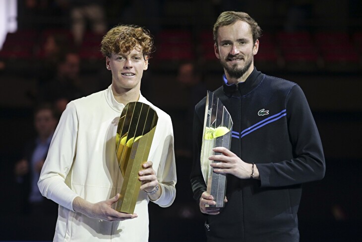 Sinner ha vinto un’altra finale insieme a Medvedev, vincerà il suo quarto trofeo dell’anno da Vienna